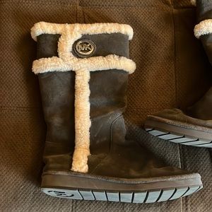 Michael Kors Fur lined Gray Suede Winter Boots